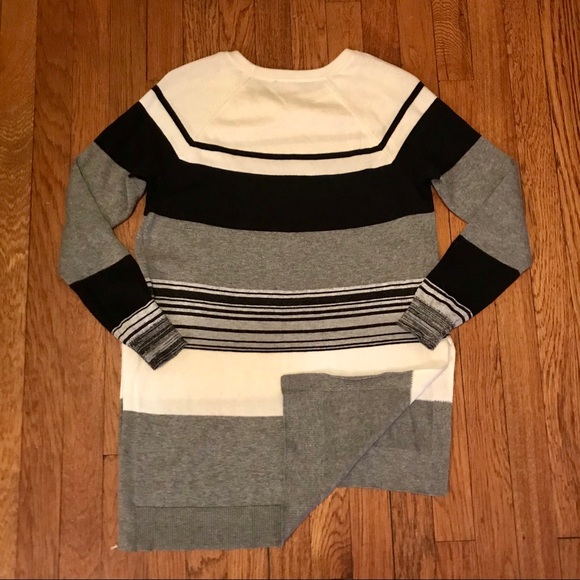 NWOT {VINCE CAMUTO} Tunic Sweater in Black, White & Grey Stripe • Size XS - Picture 4 of 9